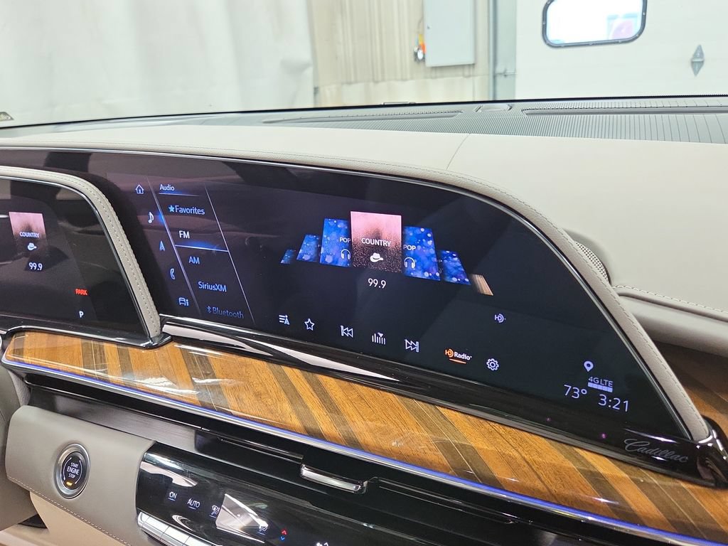 Used 2024 Cadillac Escalade Sport Platinum w/ LPO, ONYX Package AWD/4WD image 17