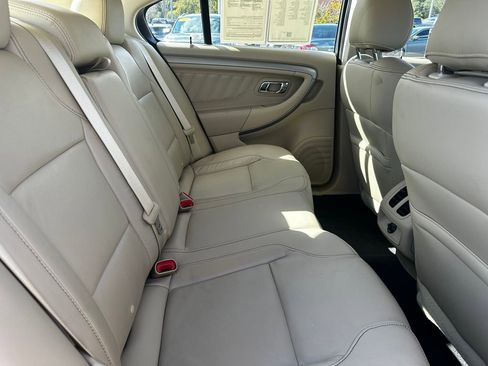 Used 2019 Ford Taurus SEL image 33