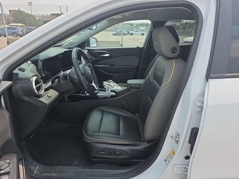 Used 2024 Chevrolet Trax ACTIV FWD image 10