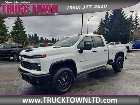 Used 2025 Chevrolet Silverado 2500 Custom w/ Custom Value Package image 7
