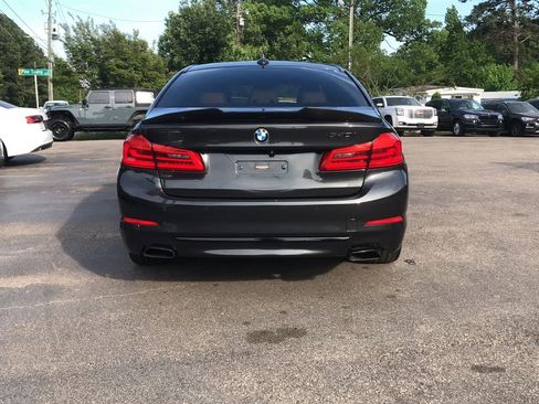 Used 2020 BMW 540i xDrive w/ Premium Package image 2