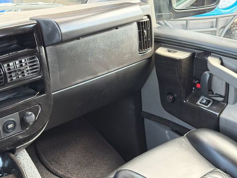 Used 2023 Chevrolet Express 2500 RWD image 25