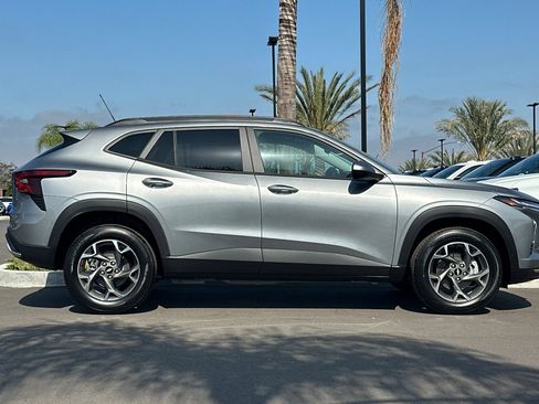 New 2026 Chevrolet Trax LT w/ Driver Confidence Package FWD image 3