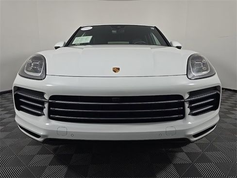 Certified 2022 Porsche Cayenne image 10