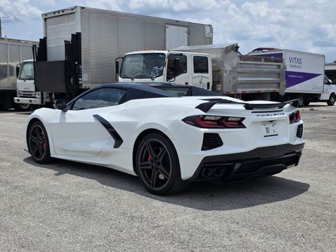 Used 2024 Chevrolet Corvette Stingray Premium Conv w/ Z51 Performance Package RWD image 5