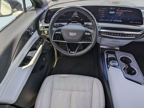 Used 2025 Cadillac Lyriq Luxury RWD image 17