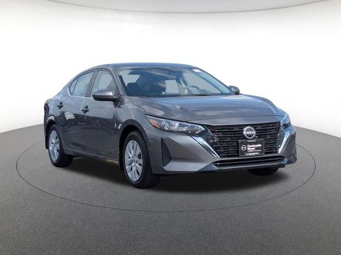 Used 2025 Nissan Sentra S image 3