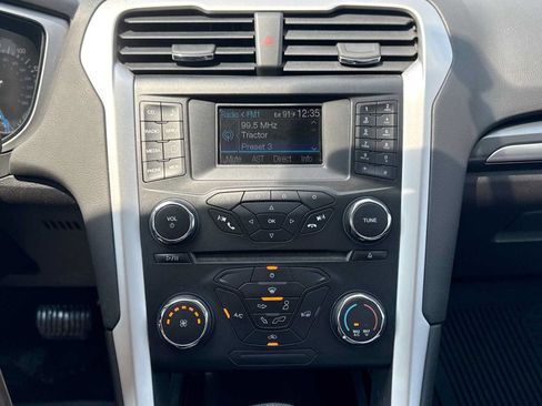 Used 2013 Ford Fusion SE FWD image 25