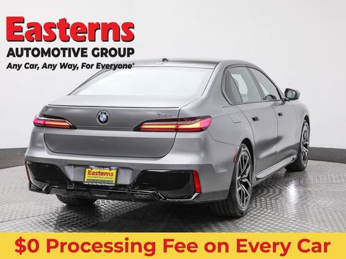 Used 2023 BMW 740i w/ Executive Package RWD image 5