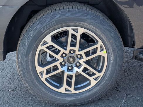 New 2026 Ford Expedition Active image 18