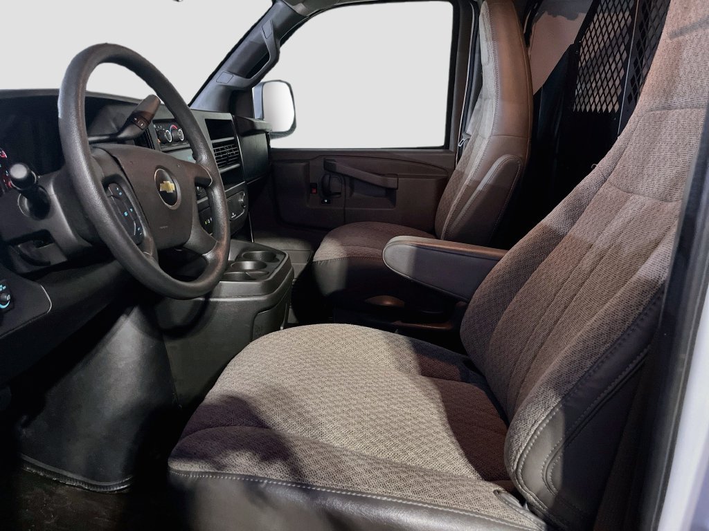 Used 2025 Chevrolet Express 2500 w/ Communications Package RWD image 19
