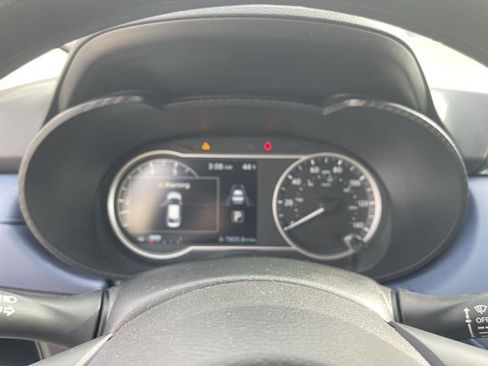 Used 2023 Nissan Versa SV image 18