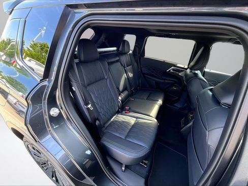New 2026 Mitsubishi Outlander SEL Black Edition AWD/4WD image 11