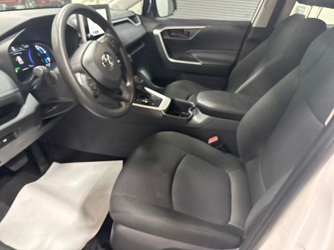 Used 2025 Toyota RAV4 LE AWD/4WD image 13