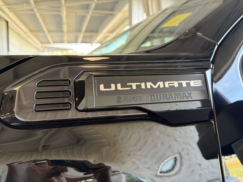 Used 2024 GMC Sierra 3500 Denali Ultimate AWD/4WD image 34