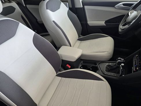 New 2026 Volkswagen Taos SE FWD image 12