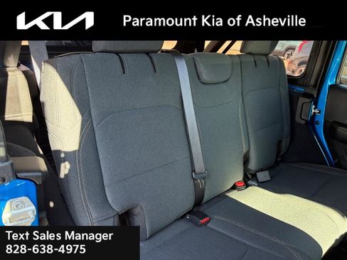 Used 2024 Jeep Wrangler Sahara image 21