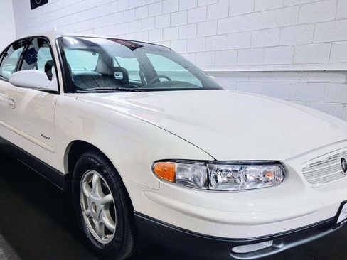 Used 2001 Buick Regal GS w/ Prestige Pkg image 32