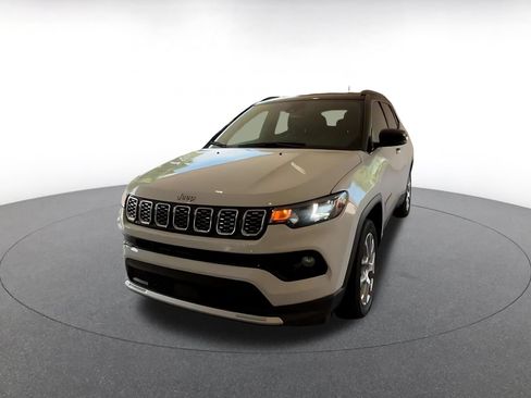 Used 2025 Jeep Compass Limited AWD/4WD image 6