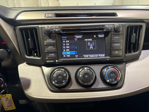 Used 2014 Toyota RAV4 LE AWD/4WD image 16