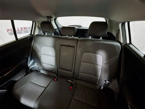 Used 2022 Kia Sportage LX image 22
