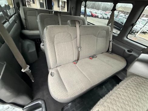 Used 2019 Chevrolet Express 3500 LS image 12