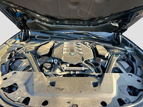 Used 2023 BMW 760i xDrive image 31