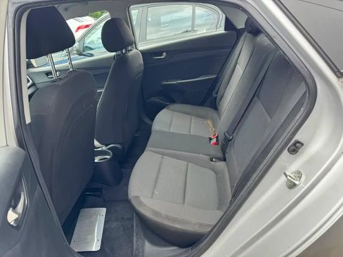 Used 2019 Hyundai Accent SE FWD image 5