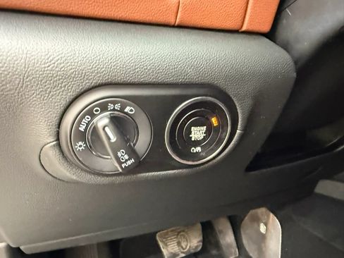 Used 2018 Maserati Levante AWD/4WD image 20