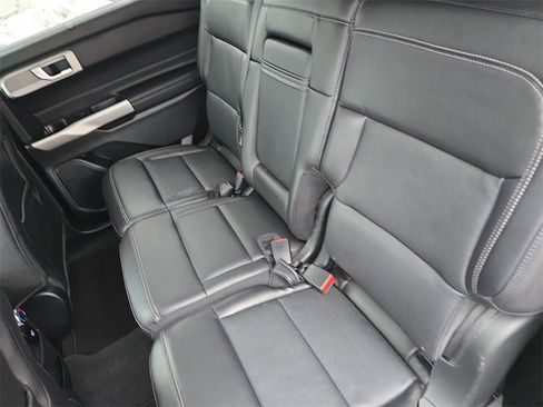 Used 2021 Ford Explorer Limited w/ Equipment Group 301A image 17