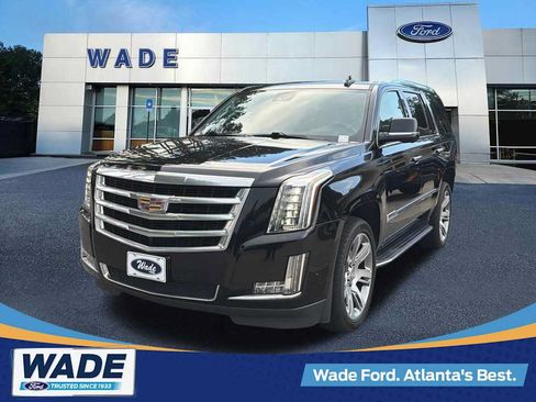 Used 2020 Cadillac Escalade Luxury AWD/4WD image 1