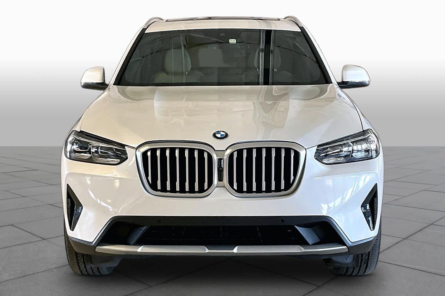Used 2024 BMW X3 sDrive30i w/ Premium Package RWD image 3