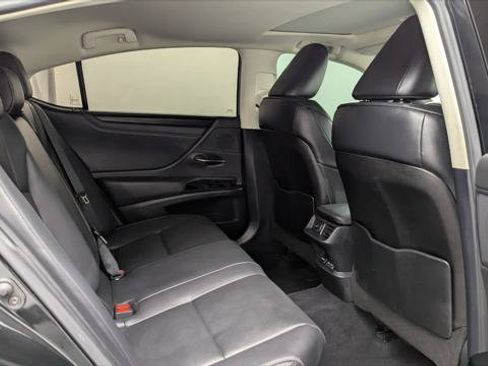 Used 2023 Lexus ES 300h w/ Premium Package FWD image 18
