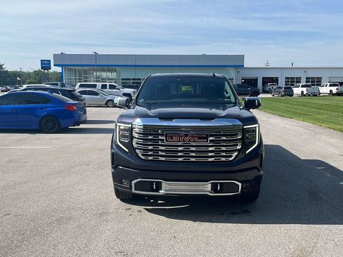 Used 2024 GMC Sierra 1500 Denali w/ Denali Reserve Package AWD/4WD image 9