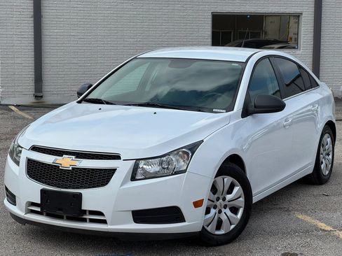 Used 2012 Chevrolet Cruze LS w/ Connectivity Package FWD image 2