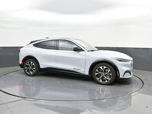 Used 2023 Ford Mustang Mach-E Premium image 17