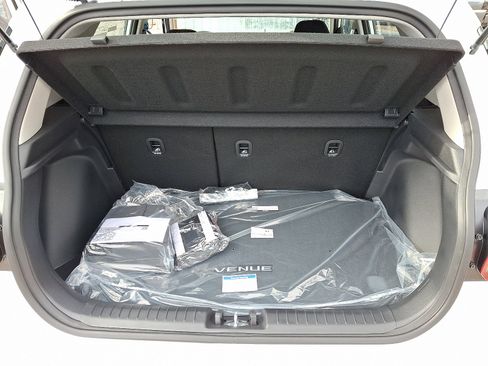 New 2026 Hyundai Venue SEL image 19