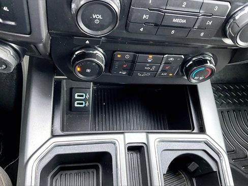 Used 2017 Ford F150 XLT w/ Equipment Group 302A Luxury image 31