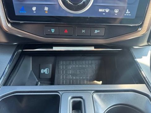 Used 2022 Ford F150 Lightning Lariat AWD/4WD image 37