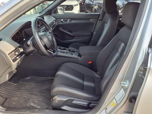 Used 2025 Honda Civic Sport image 11