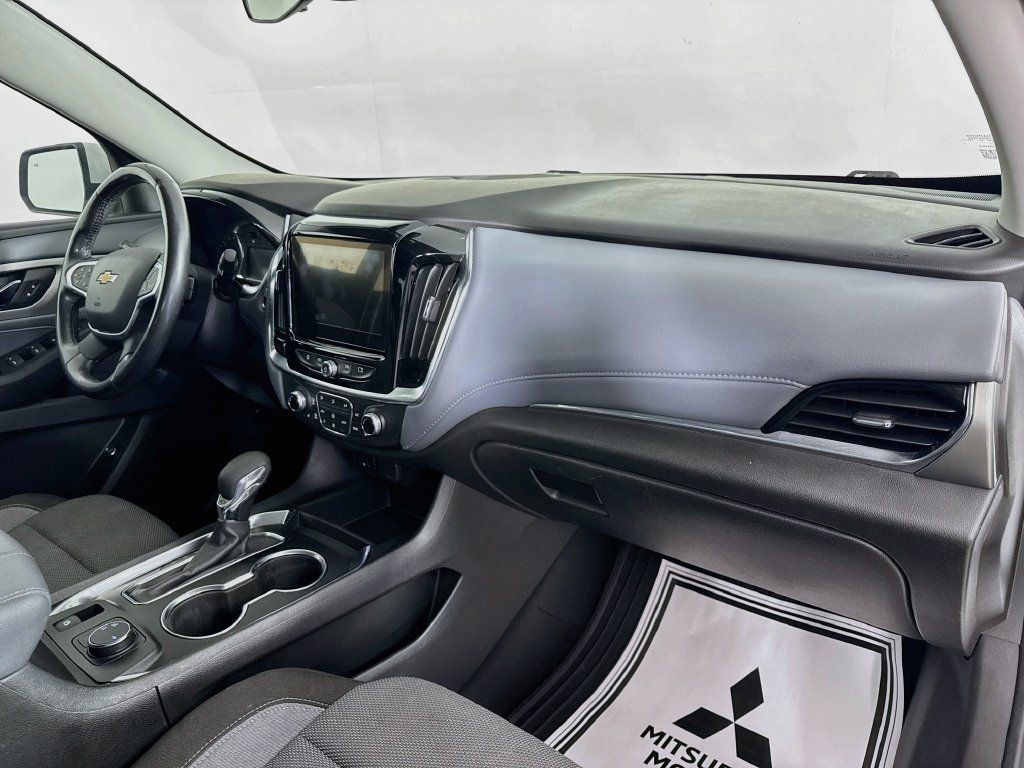 Used 2021 Chevrolet Traverse LT FWD image 30