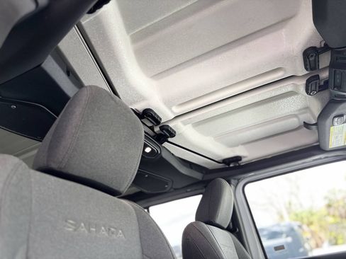 Used 2024 Jeep Wrangler Unlimited Sahara AWD/4WD image 35