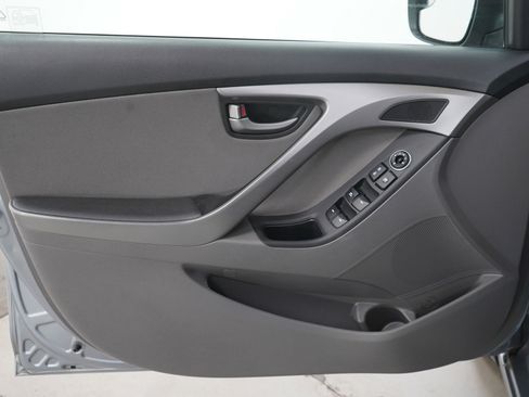 Used 2016 Hyundai Elantra SE w/ Option Group 02 FWD image 18