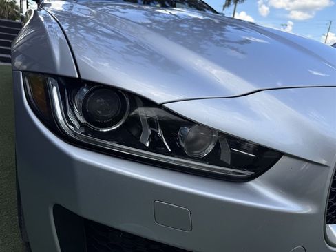 Used 2018 Jaguar XE S RWD image 9