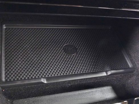 Used 2025 Land Rover Range Rover Sport SE image 37