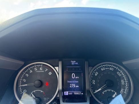 Used 2019 Toyota Tacoma SR image 23