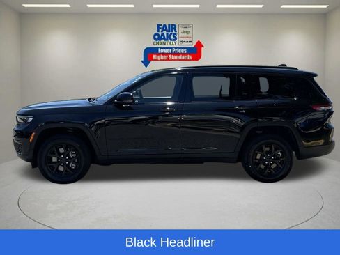 Used 2025 Jeep Grand Cherokee L Altitude AWD/4WD image 11