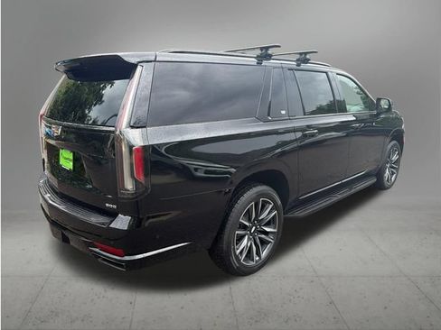 Used 2023 Cadillac Escalade ESV Sport AWD/4WD image 5