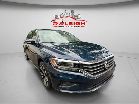 Used 2022 Volkswagen Passat 2.0T SE image 5