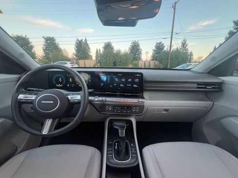 Used 2025 Hyundai Kona SEL image 33